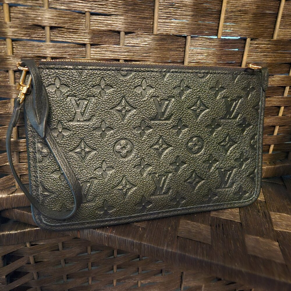 Louis Vuitton Neverfull Pochette